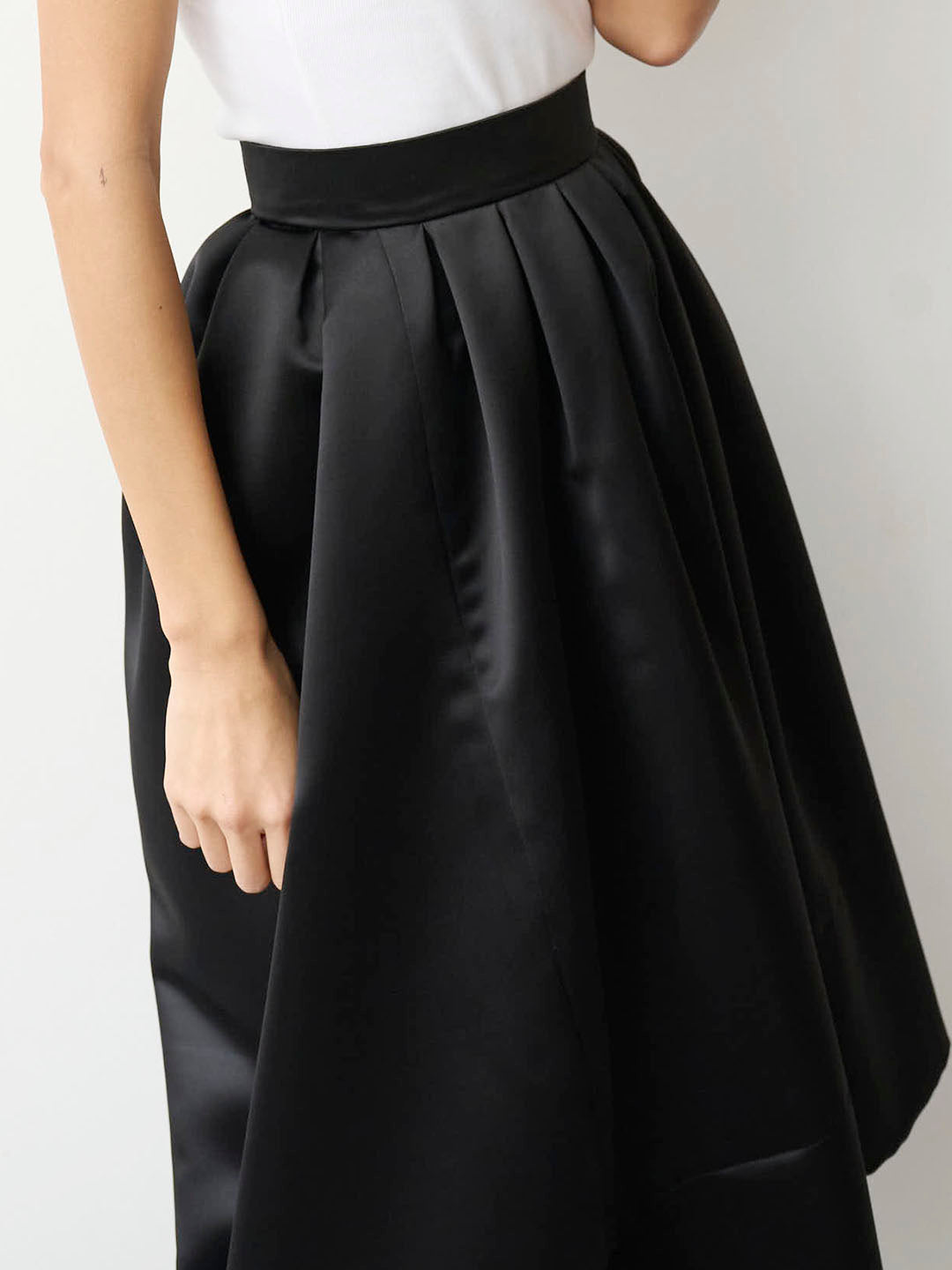 VOLUME SATIN SKIRT(C0389-HIPL04)